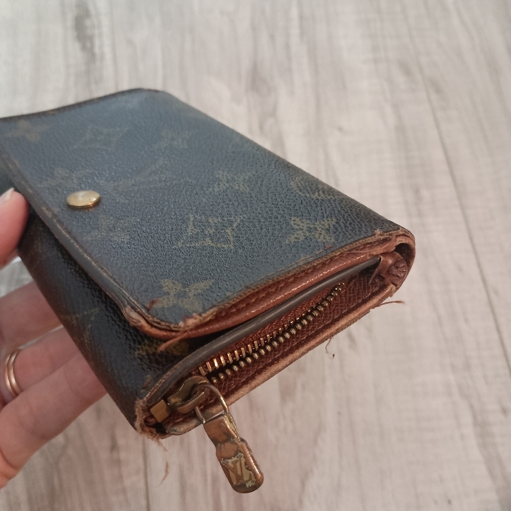 LOUIS VUITTON Monogram Porte Monnaie Billets Tresor Wallet - Picture 4 of 16